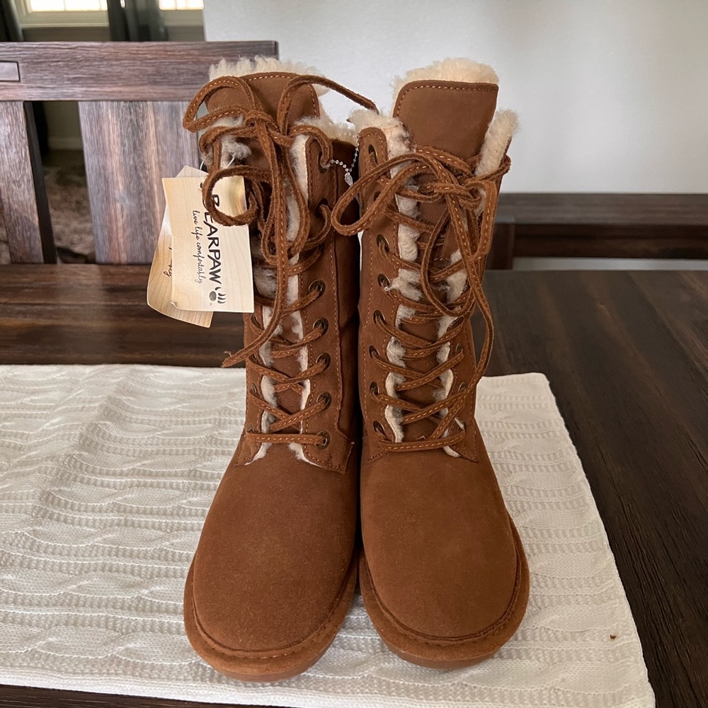 New with tags Bearpaw Boots size 7